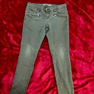 Aeropostale army green jeggings with zippers, size 6